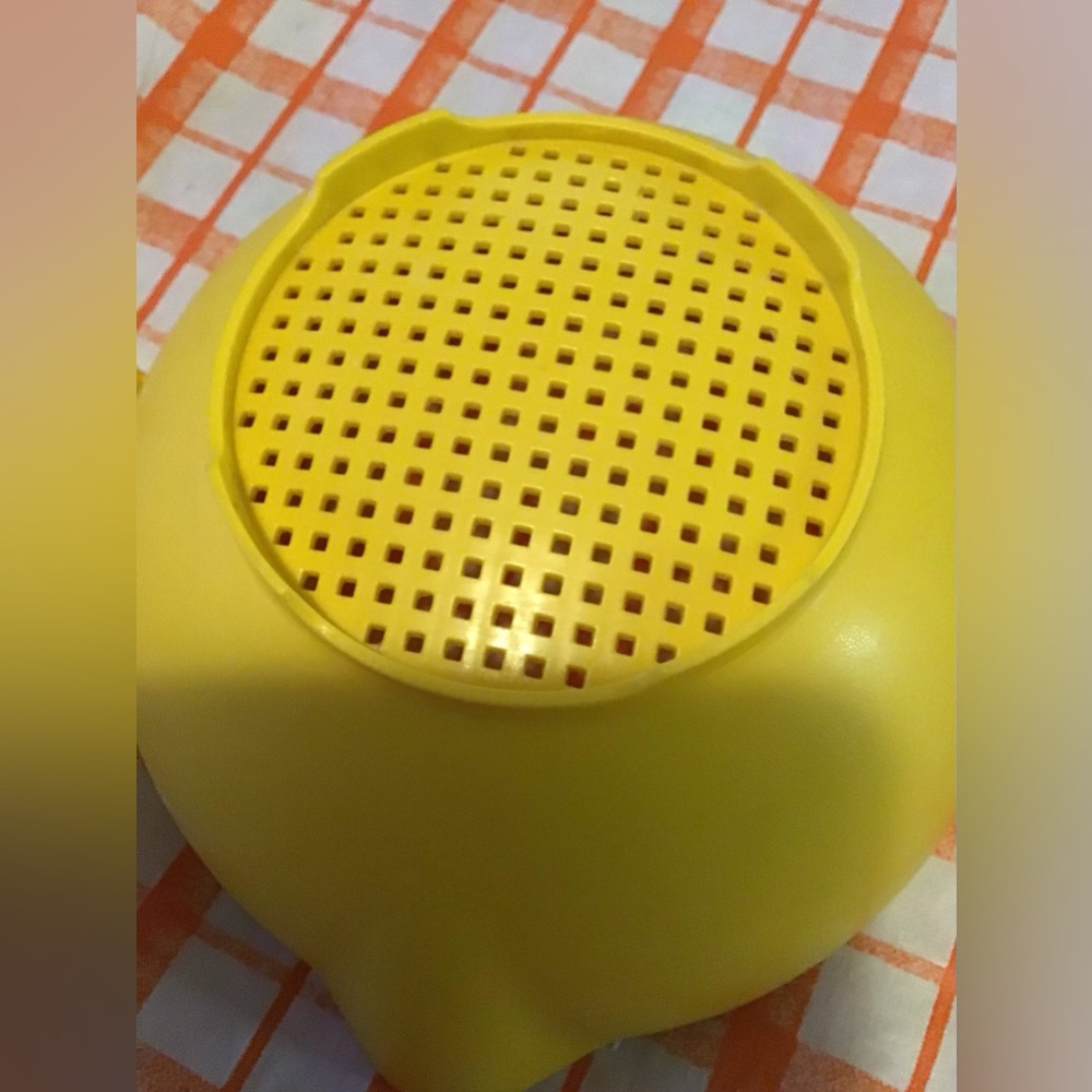 Vintage Tupperware Colander - Picture 5 of 7